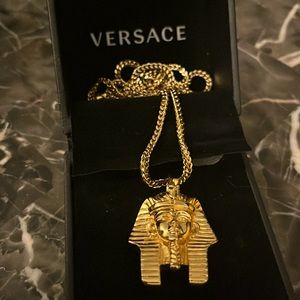 18k gold vVersace PHARAOH PENDANT ( rare old style) with 30 inch chain 18k